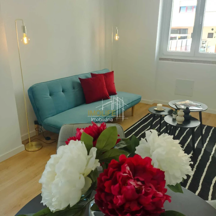 Apartamento T2 para Venda em Benfica Foto 5