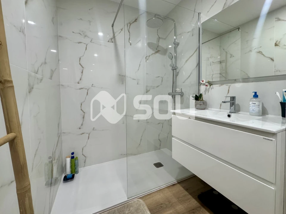 Apartamento T2 para Venda em Valongo Foto 3