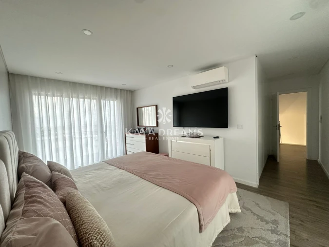 Moradia T4 para Venda em Pontinha e Famões Foto 16