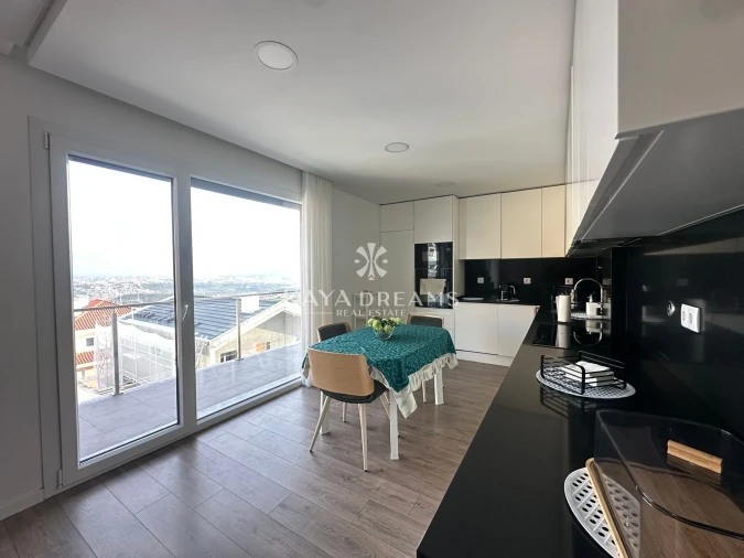 Moradia T4 para Venda em Pontinha e Famões Foto 5