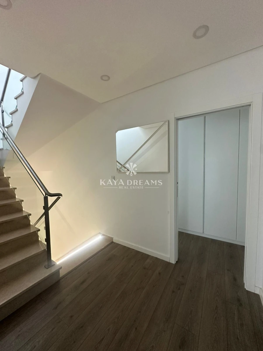 Moradia T4 para Venda em Pontinha e Famões Foto 14