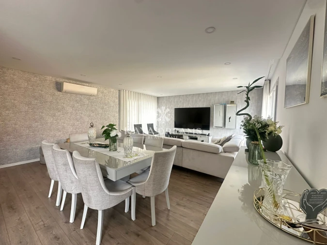 Moradia T4 para Venda em Pontinha e Famões Foto 10