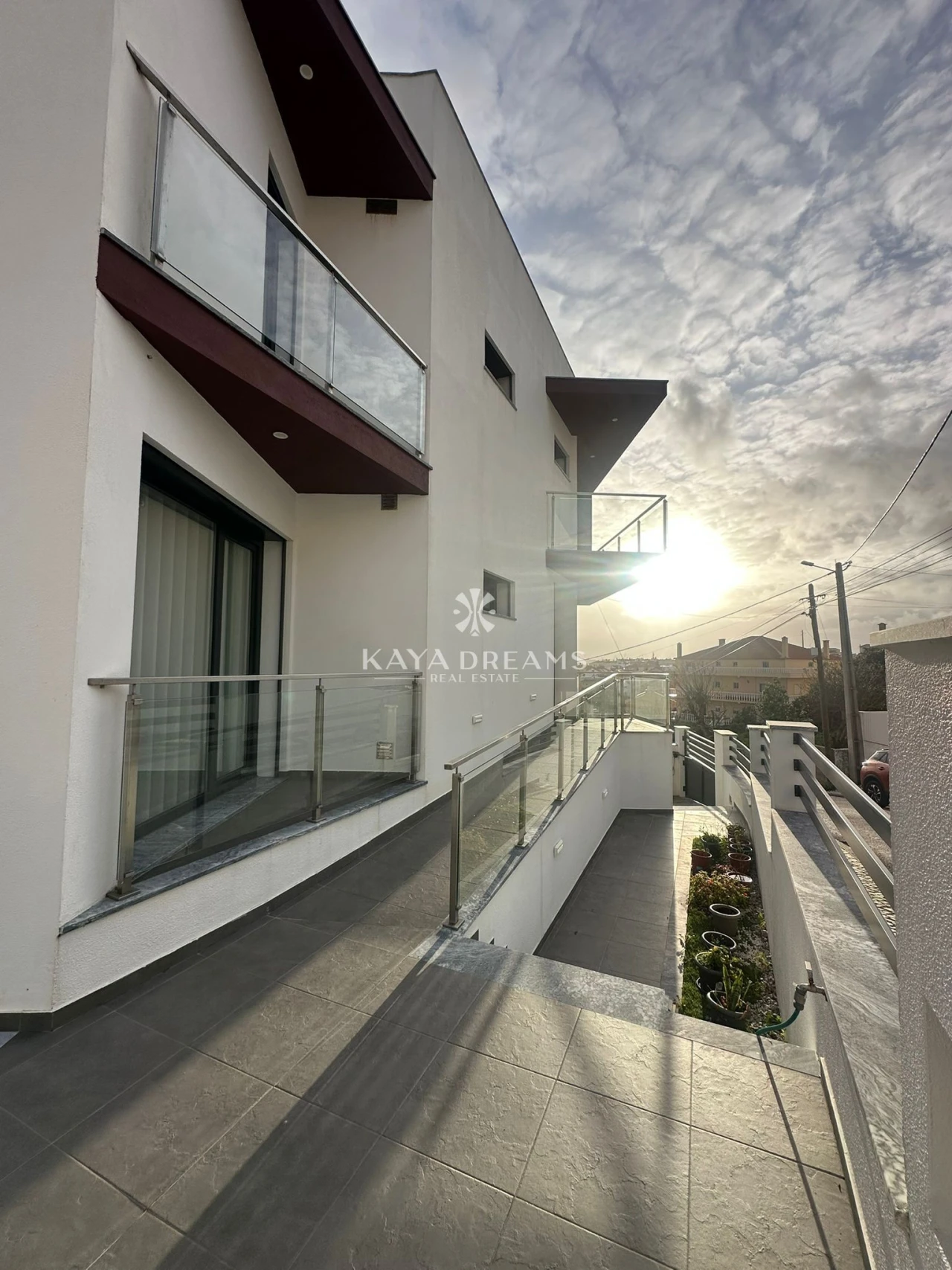 Moradia T4 para Venda em Pontinha e Famões Foto 1