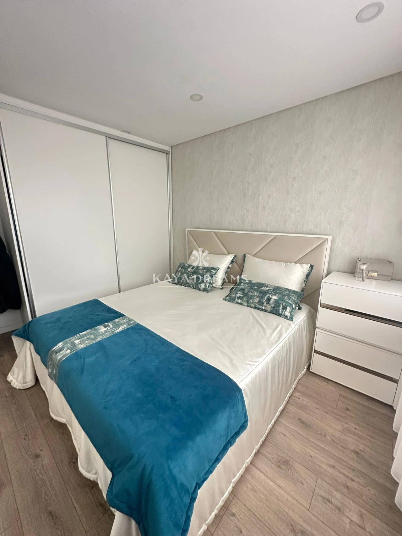 Moradia T4 para Venda em Pontinha e Famões Foto 12