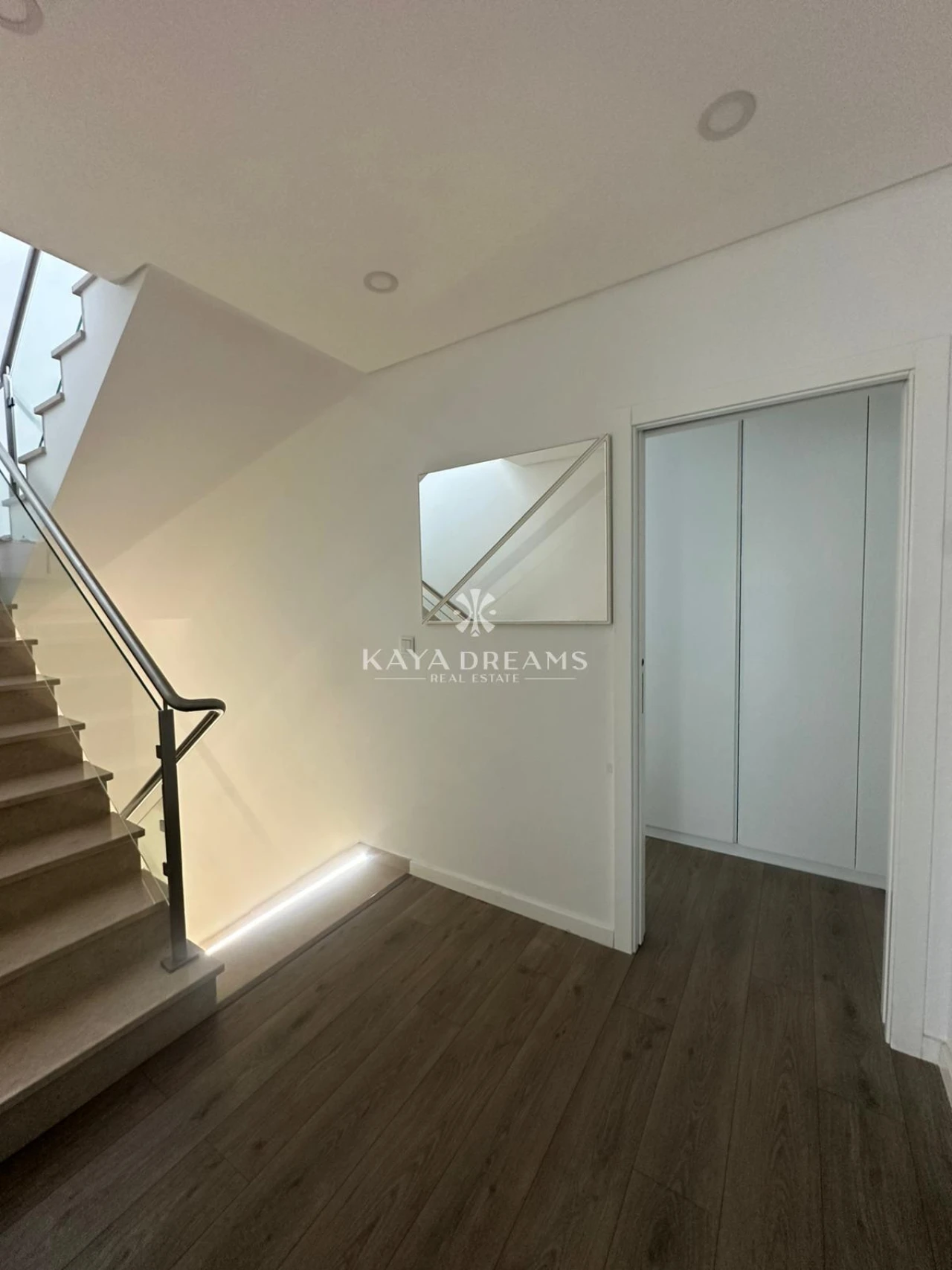 Moradia T4 para Venda em Pontinha e Famões Foto 14