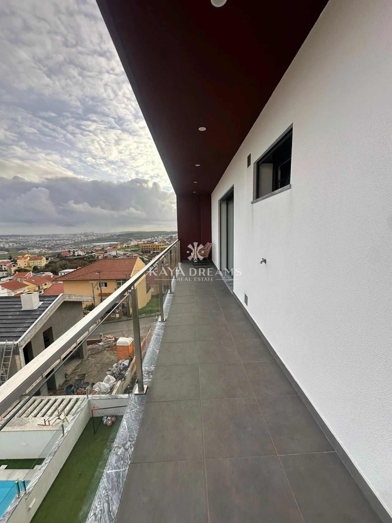 Moradia T4 para Venda em Pontinha e Famões Foto 6