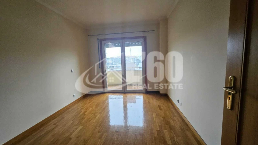 Apartamento T2 para Venda em Mozelos Foto 10