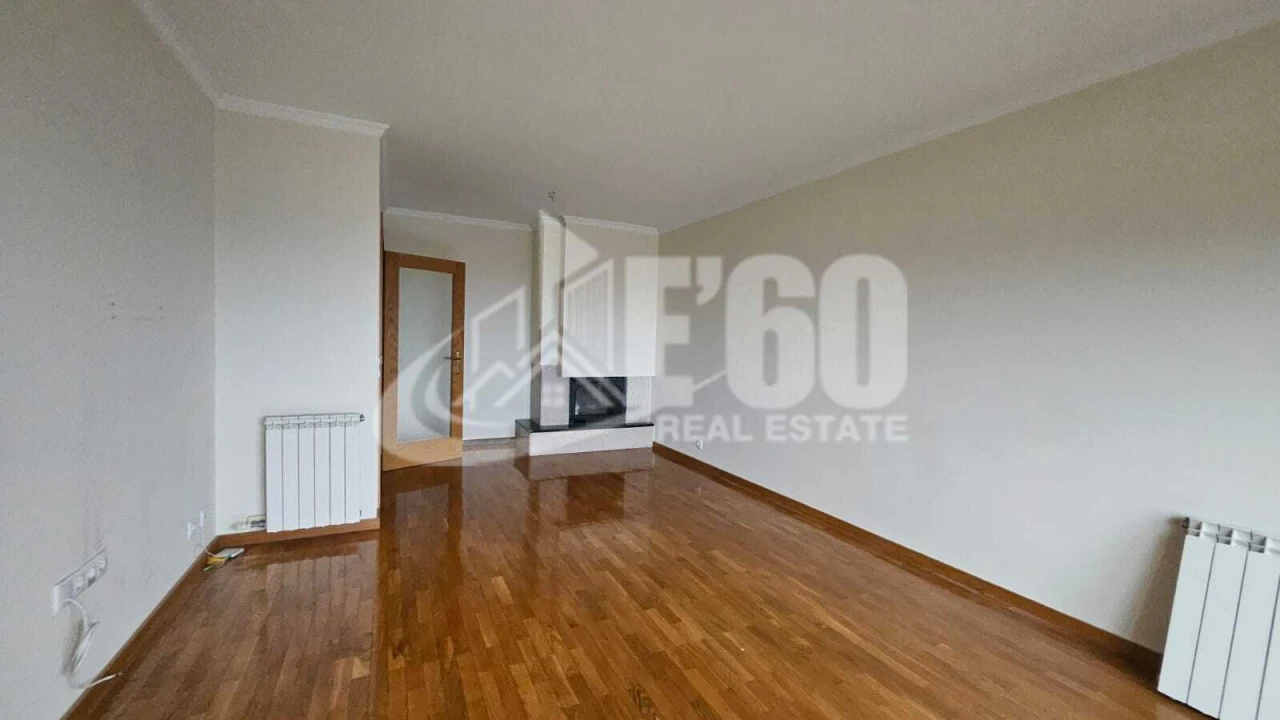 Apartamento T2 para Venda em Mozelos Foto 1