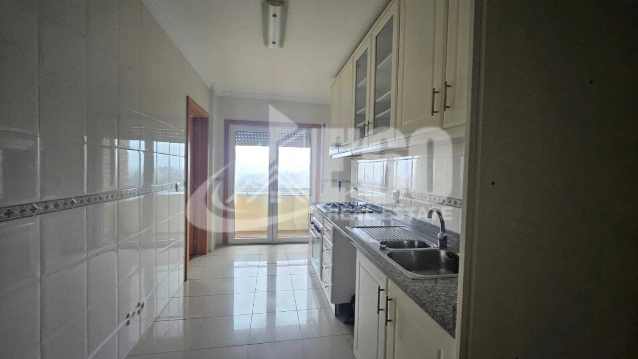Apartamento T2 para Venda em Mozelos Foto 6