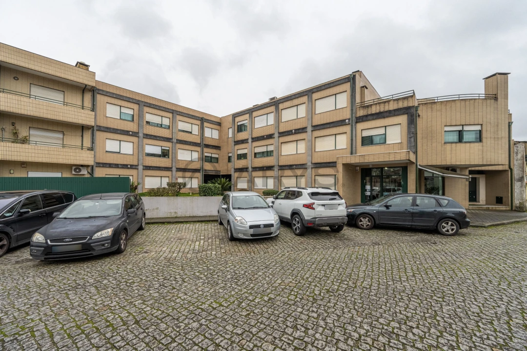 Apartamento T2 para Venda em Folgosa Foto 1