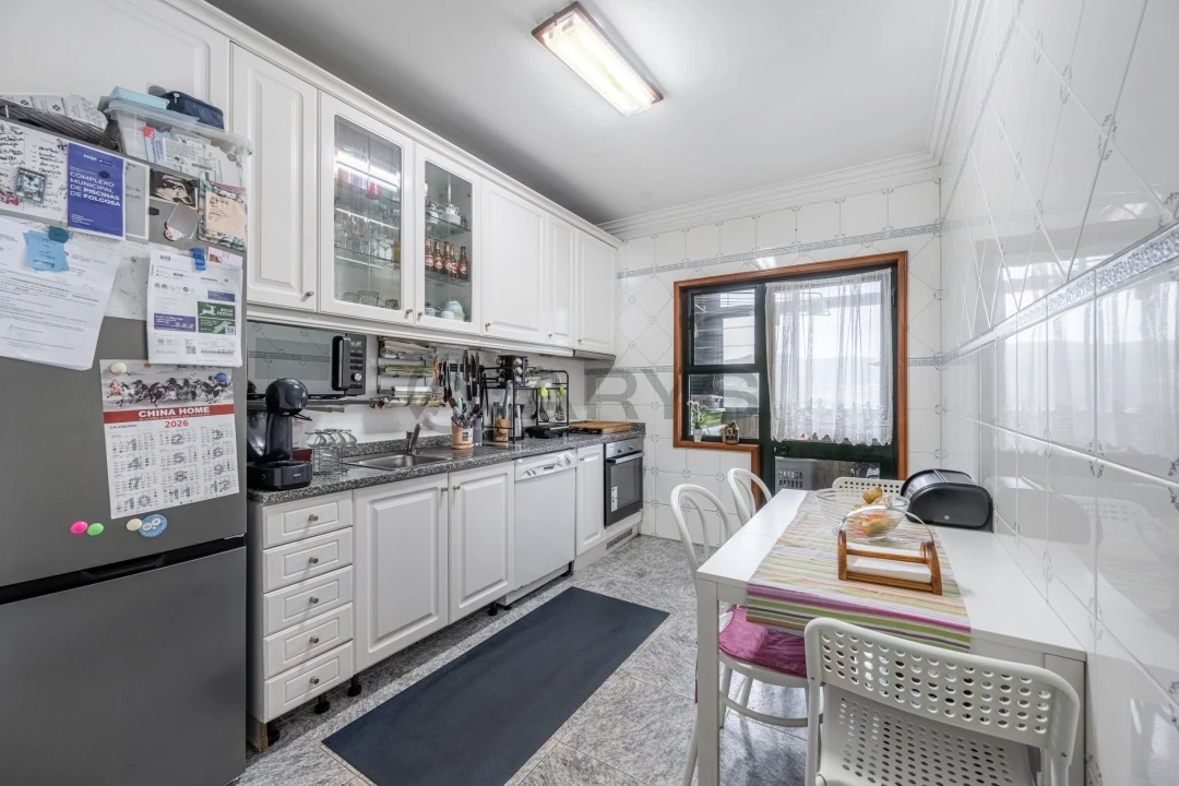 Apartamento T2 para Venda em Folgosa Foto 7