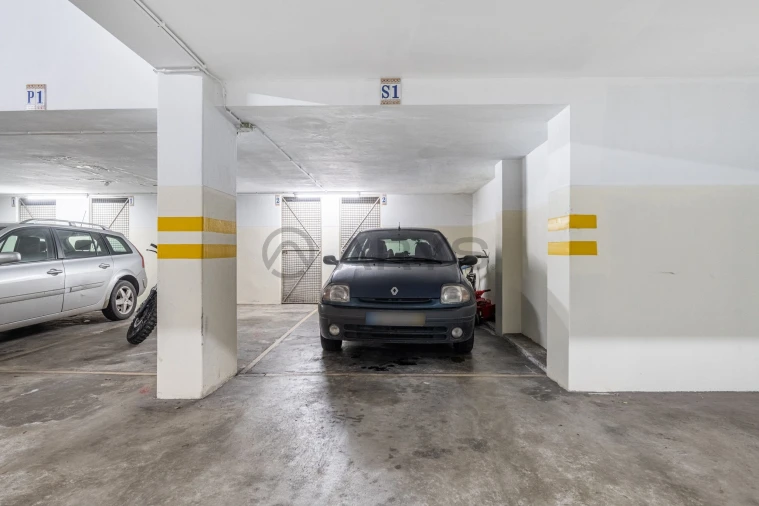 Apartamento T2 para Venda em Folgosa Foto 19