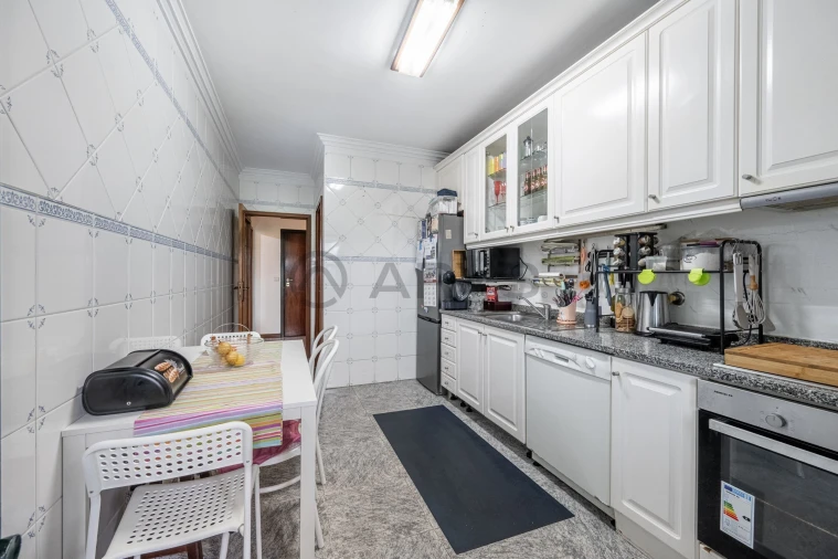 Apartamento T2 para Venda em Folgosa Foto 8