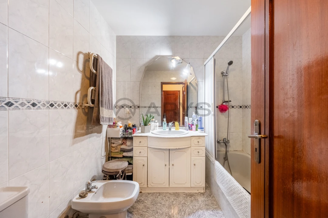 Apartamento T2 para Venda em Folgosa Foto 16