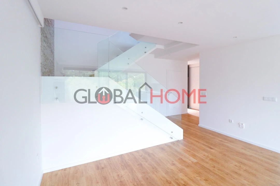 Moradia T3 para Venda em Fânzeres e São Pedro da Cova Foto 16