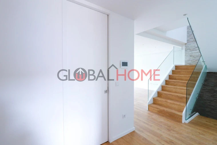 Moradia T3 para Venda em Fânzeres e São Pedro da Cova Foto 8