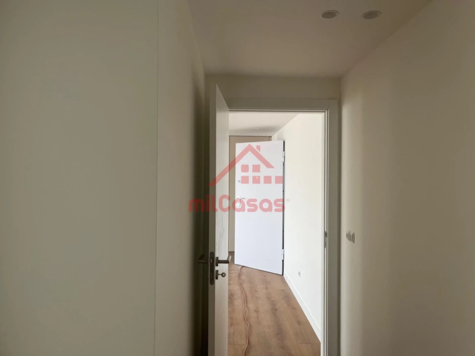 Apartamento T2 para Venda em Santa Maria, São Pedro e Matacães Foto 8