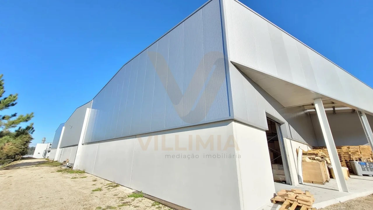 Armazém para Arrendamento em Fornelos e Queijada Foto 9
