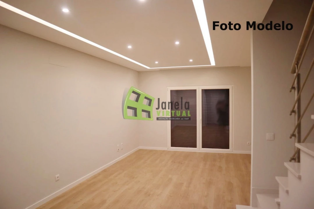 Moradia T3 para Venda em Quinta do Conde Foto 28
