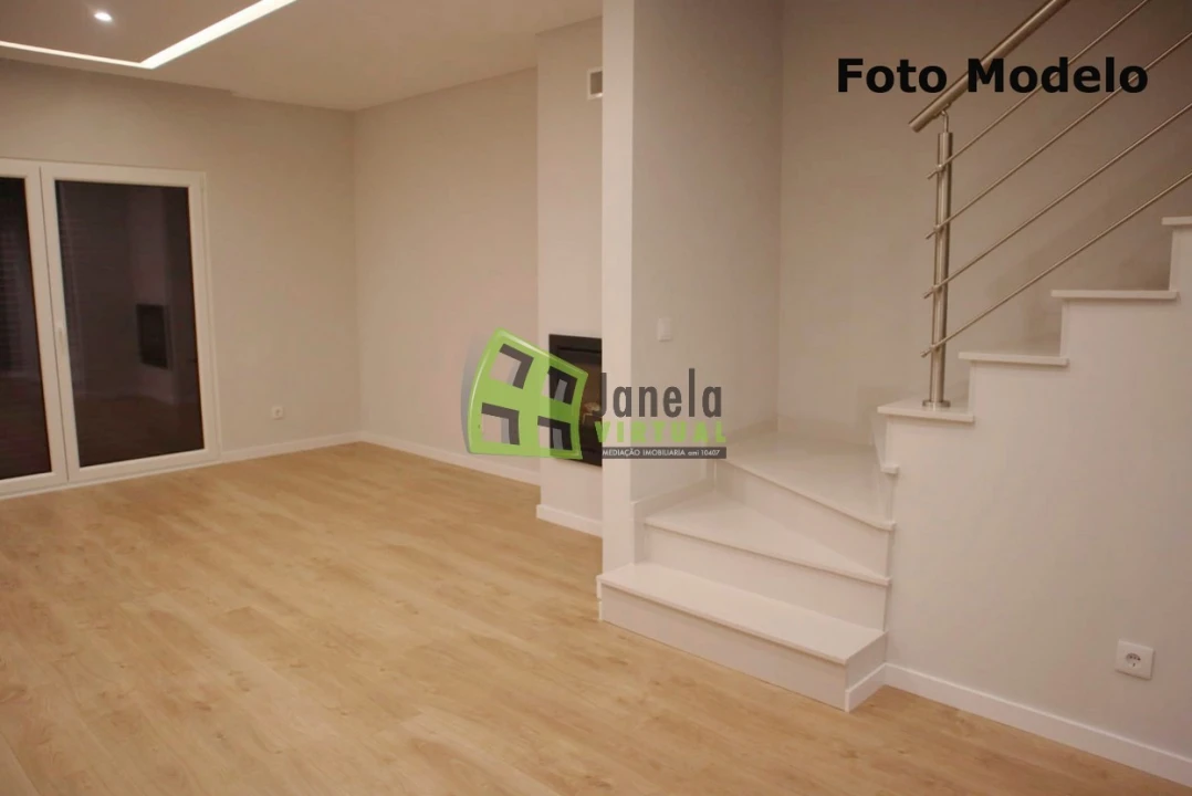 Moradia T3 para Venda em Quinta do Conde Foto 31