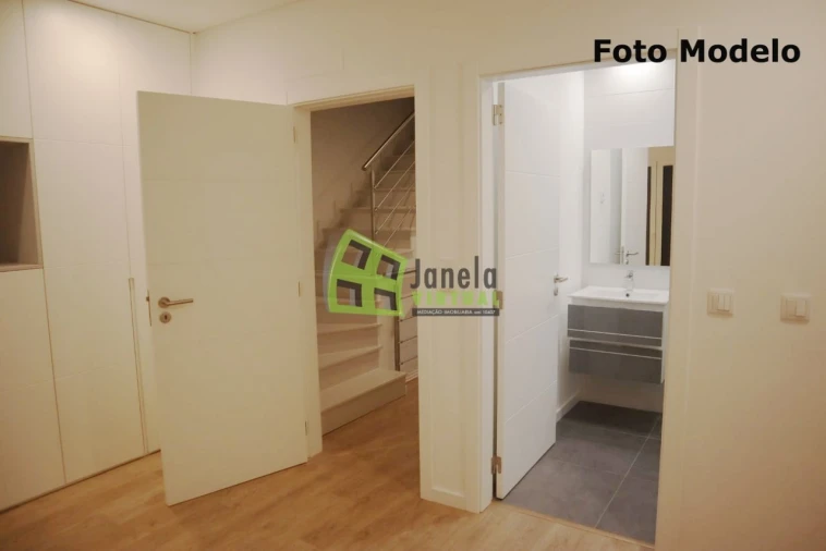 Moradia T3 para Venda em Quinta do Conde Foto 42