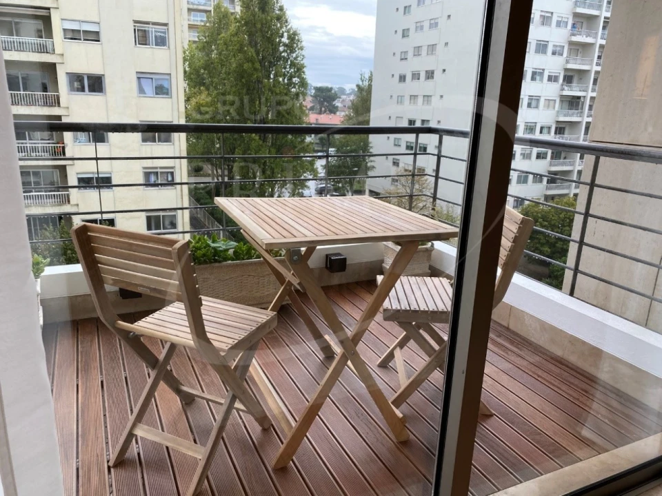 Apartamento T2 para Arrendamento em Aldoar, Foz do Douro e Nevogilde Foto 4