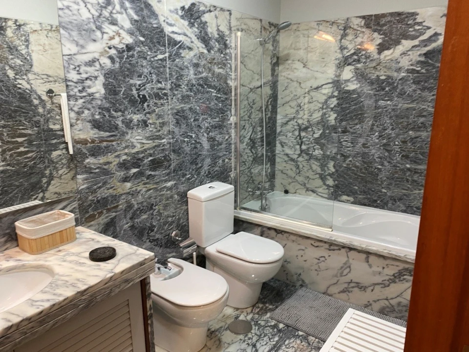 Apartamento T2 para Arrendamento em Aldoar, Foz do Douro e Nevogilde Foto 9