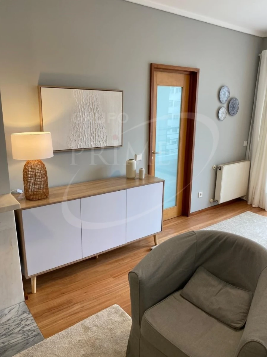 Apartamento T2 para Arrendamento em Aldoar, Foz do Douro e Nevogilde Foto 3