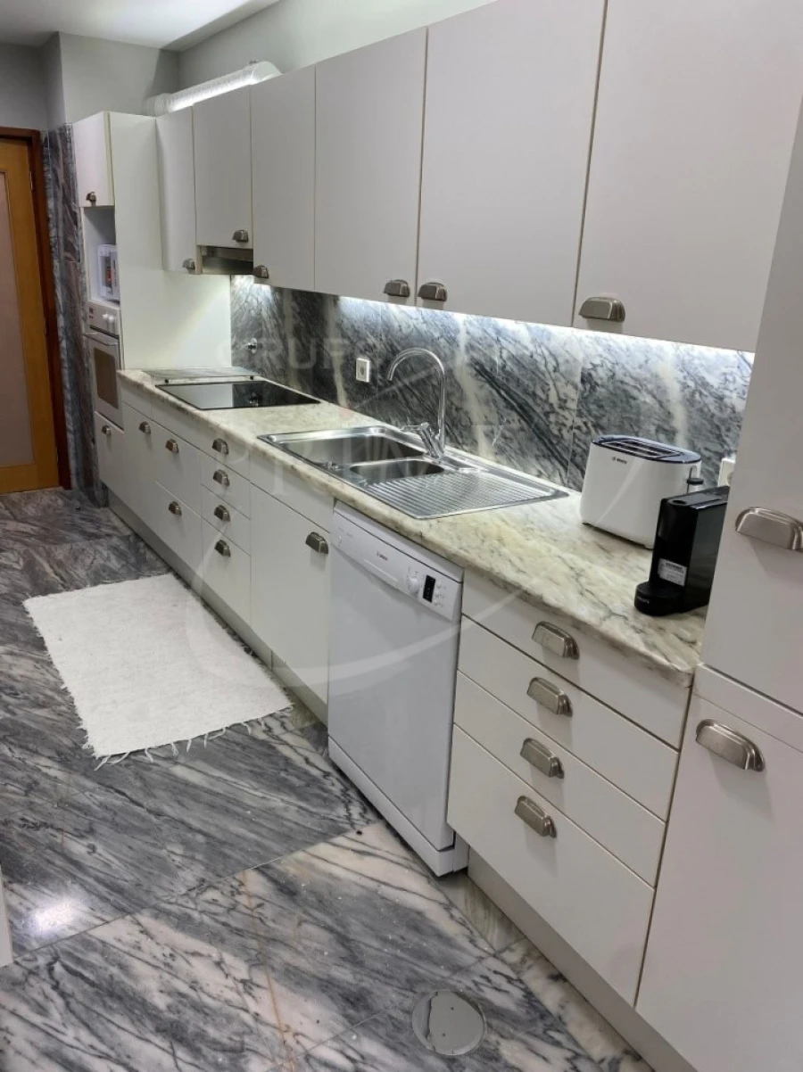 Apartamento T2 para Arrendamento em Aldoar, Foz do Douro e Nevogilde Foto 7