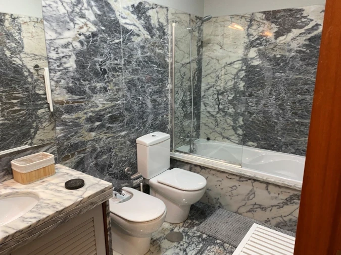 Apartamento T2 para Arrendamento em Aldoar, Foz do Douro e Nevogilde Foto 9