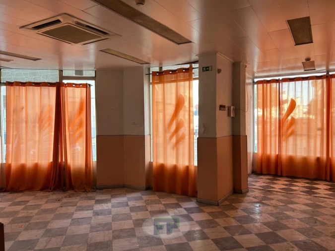 Loja para Venda em Algés, Linda-A-Velha e Cruz Quebrada-Dafundo Foto 5