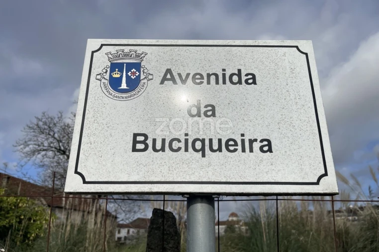 Terreno para Venda em Arrifana Foto 1