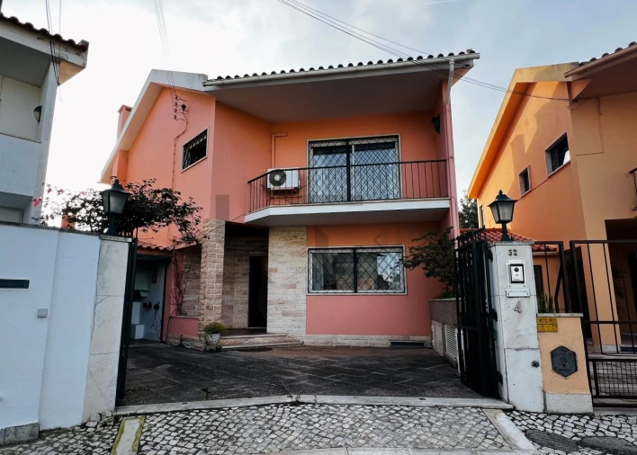 Moradia T5 para Venda em Carcavelos e Parede Foto 1