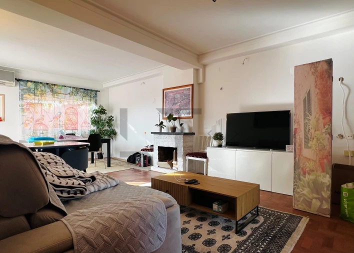 Moradia T5 para Venda em Carcavelos e Parede Foto 6