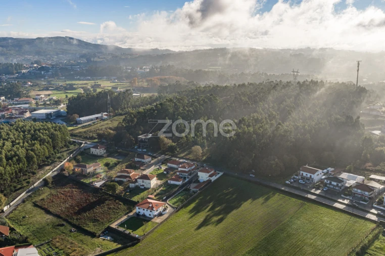 Terreno para Venda em Carvalhosa Foto 4