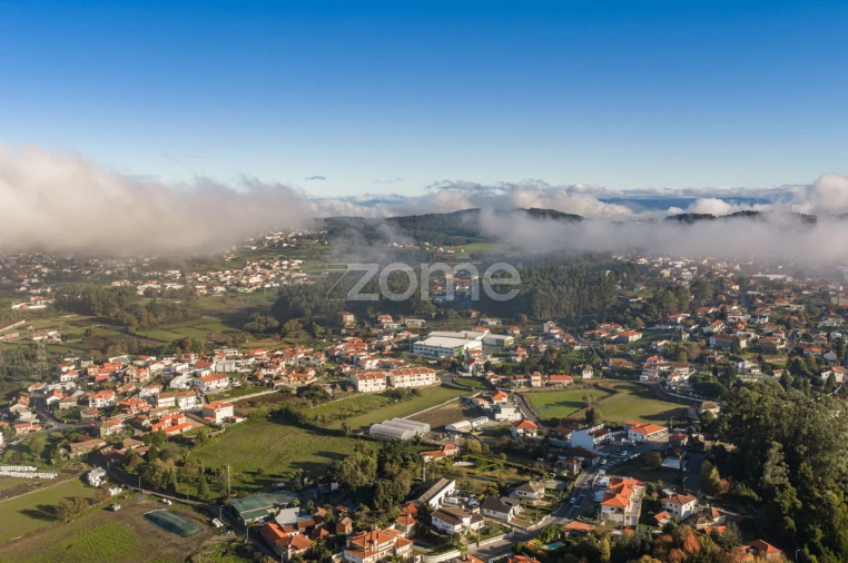 Terreno para Venda em Carvalhosa Foto 8
