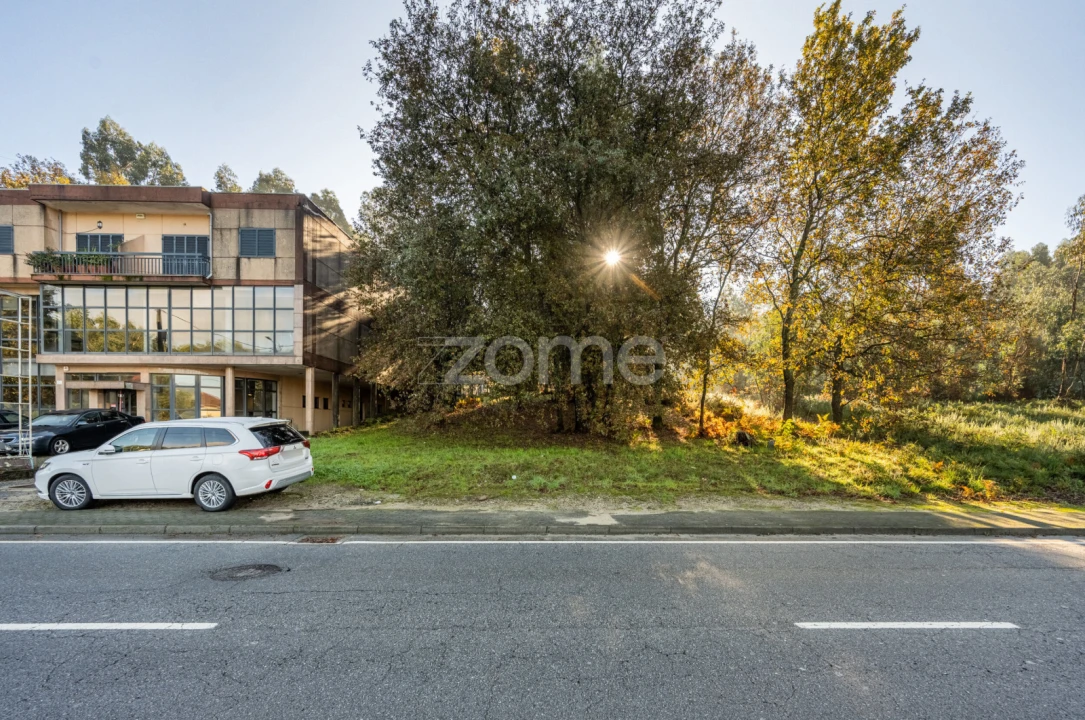 Terreno para Venda em Carvalhosa Foto 2