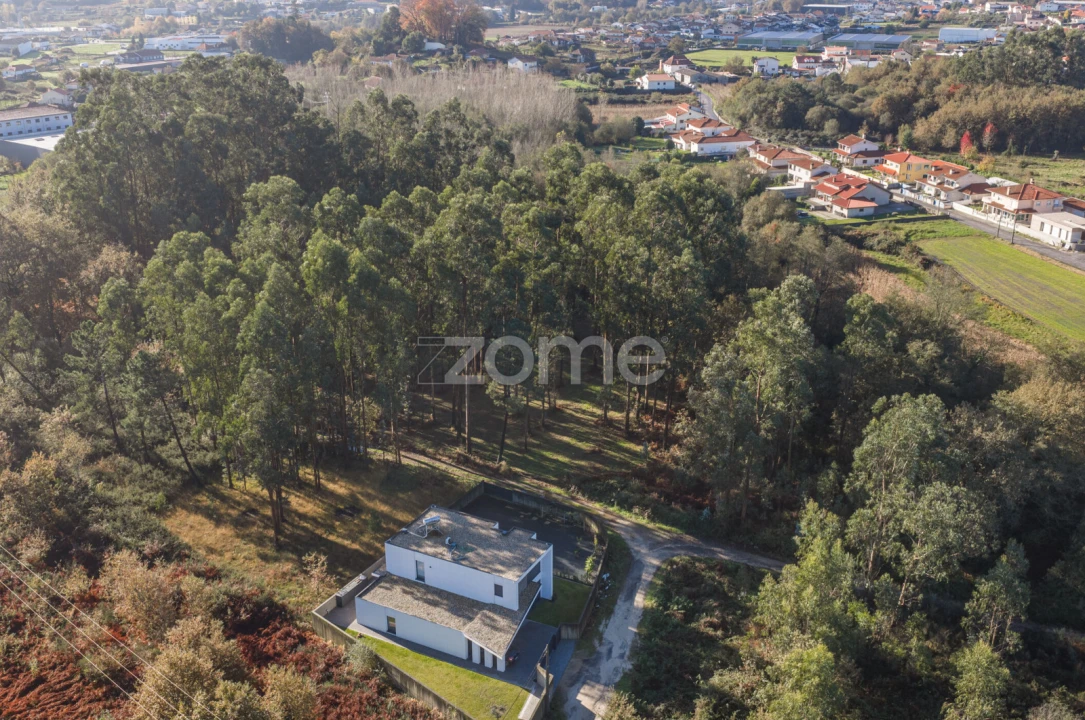 Terreno para Venda em Carvalhosa Foto 3