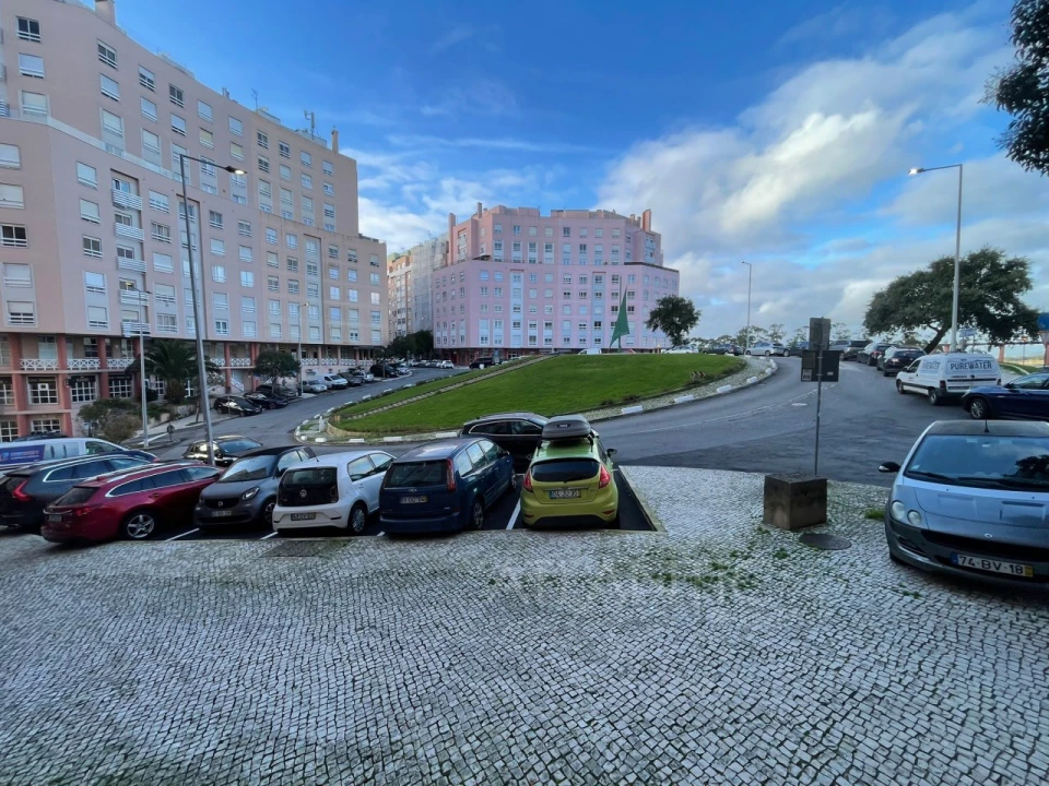 Loja para Venda em Rio de Mouro Foto 1