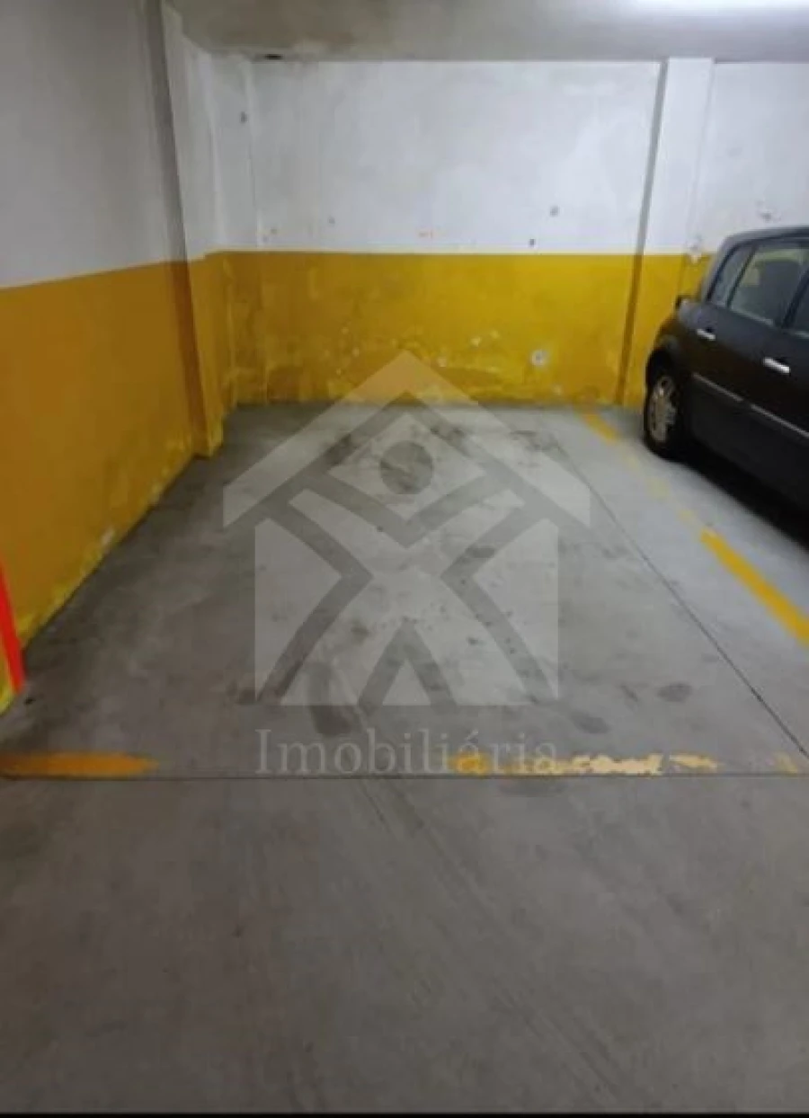 Garagem para Arrendamento em Mafamude e Vilar do Paraíso Foto 2