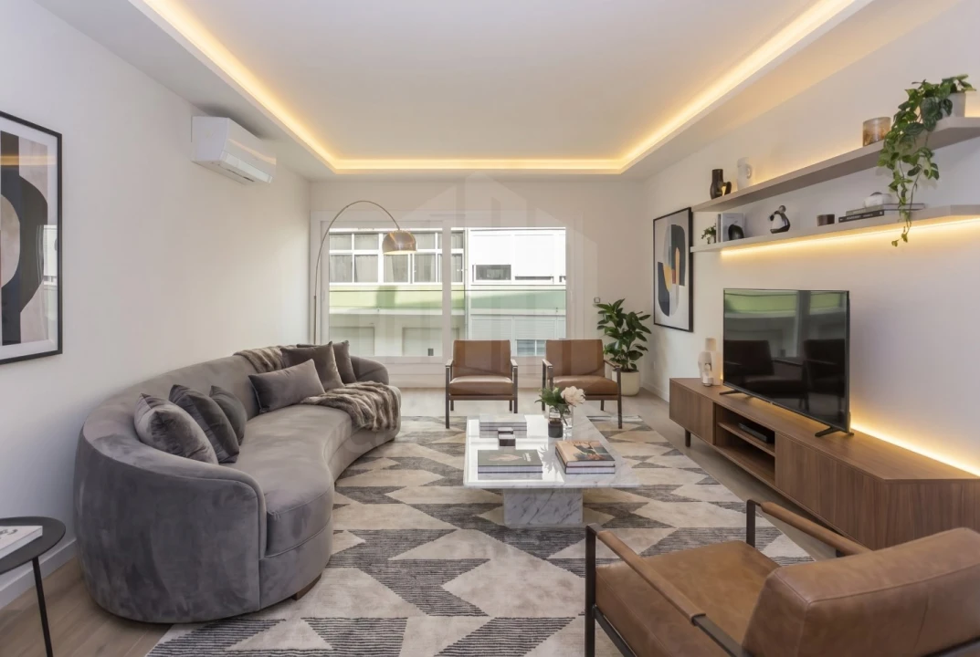 Apartamento T4 para Venda em Almada, Cova da Piedade, Pragal e Cacilhas Foto 5