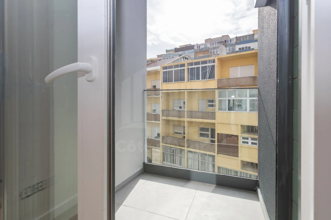 Apartamento T4 para Venda em Almada, Cova da Piedade, Pragal e Cacilhas Foto 24
