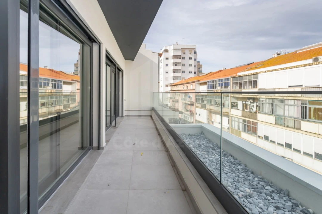 Apartamento T4 para Venda em Almada, Cova da Piedade, Pragal e Cacilhas Foto 40