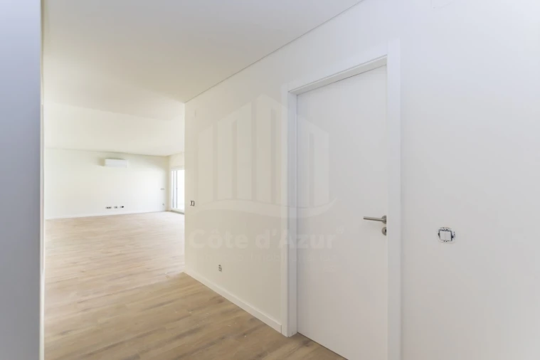 Apartamento T4 para Venda em Almada, Cova da Piedade, Pragal e Cacilhas Foto 35