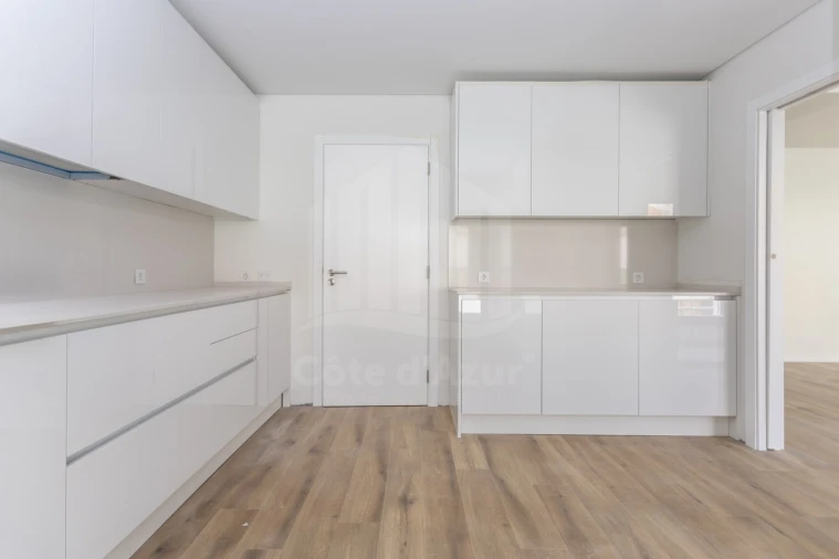 Apartamento T4 para Venda em Almada, Cova da Piedade, Pragal e Cacilhas Foto 38
