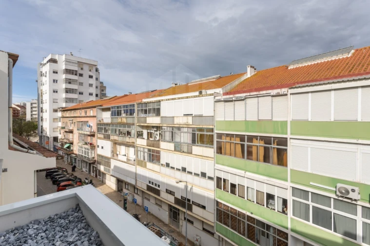 Apartamento T4 para Venda em Almada, Cova da Piedade, Pragal e Cacilhas Foto 43