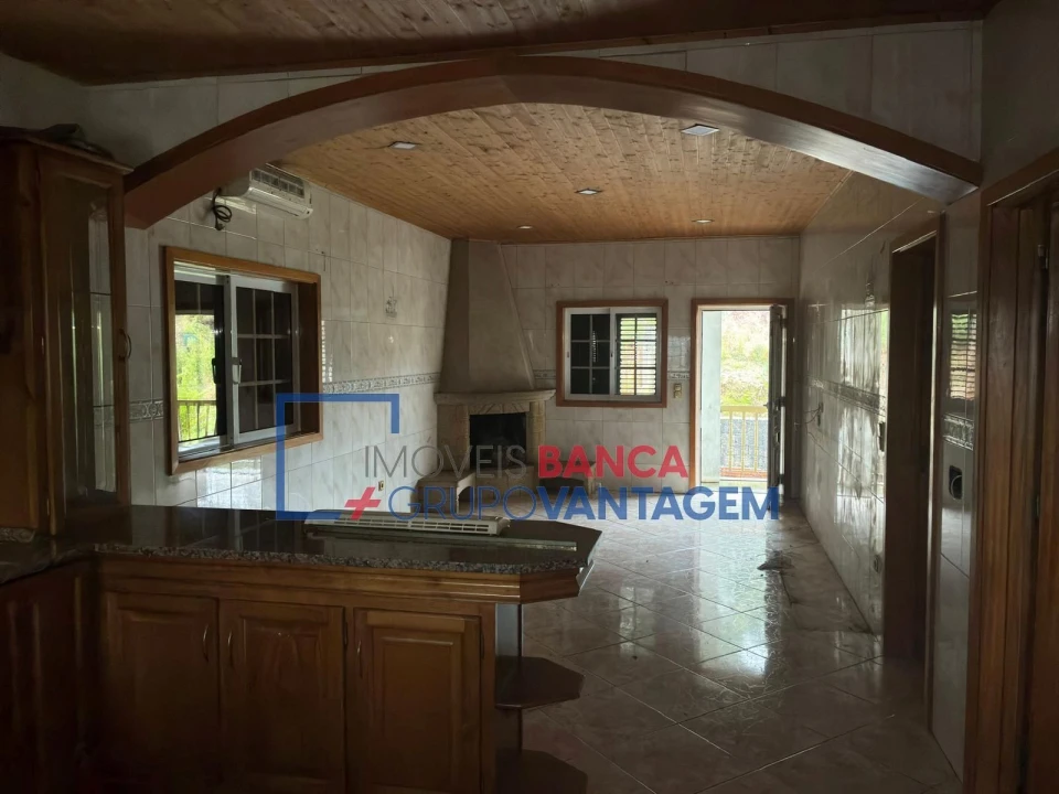 Moradia T3 para Venda em Milheiros de Poiares Foto 5