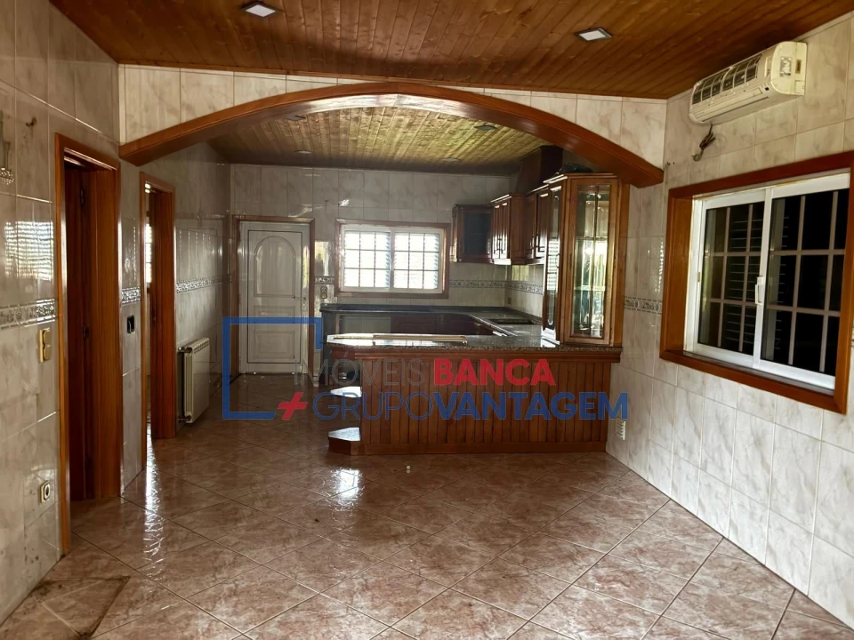 Moradia T3 para Venda em Milheiros de Poiares Foto 6