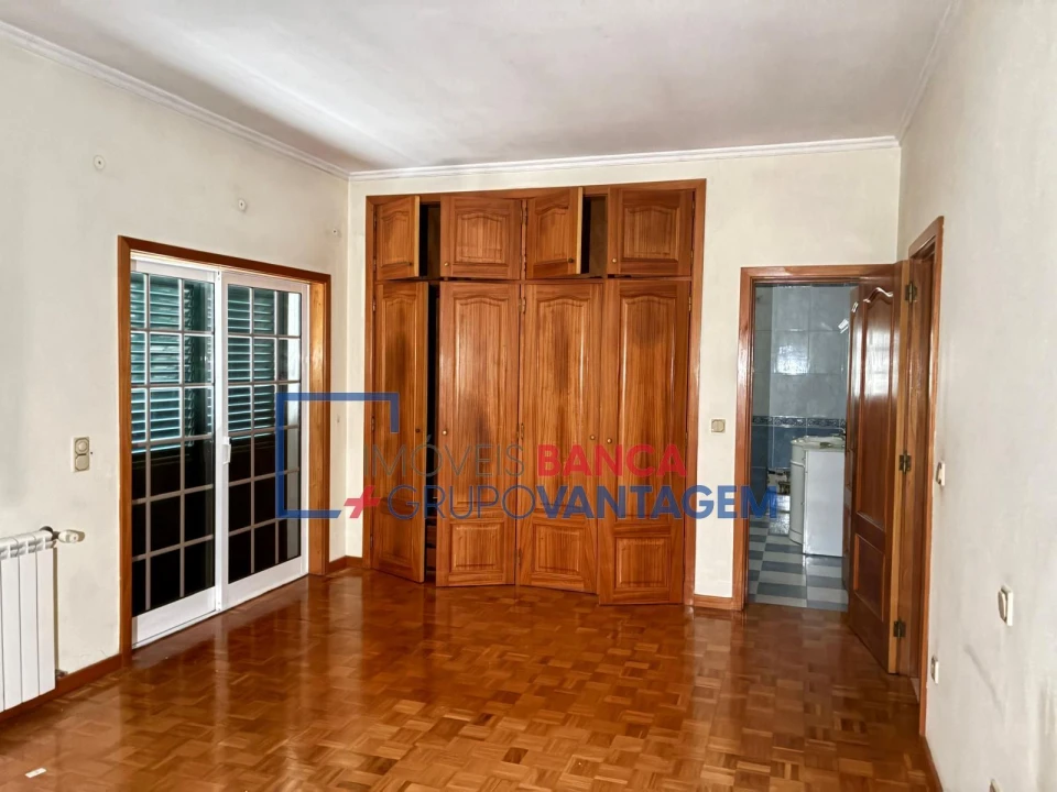 Moradia T3 para Venda em Milheiros de Poiares Foto 11