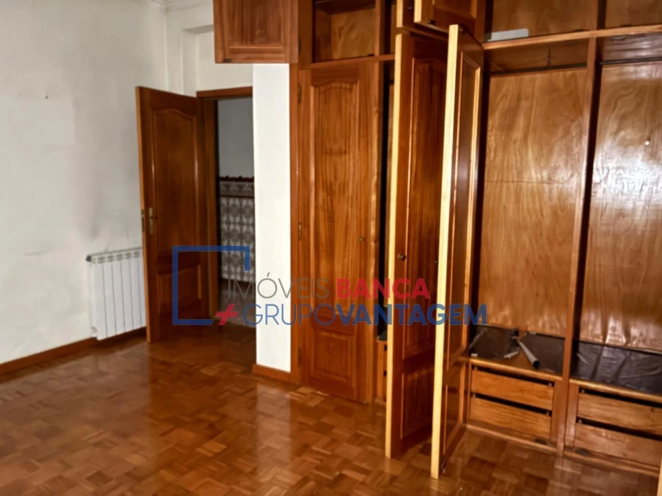 Moradia T3 para Venda em Milheiros de Poiares Foto 16